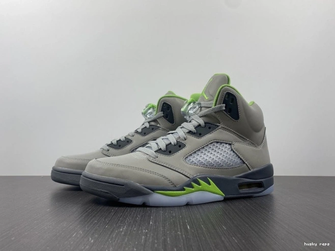 Husky Bean DM9014-003 (2022) Green Jordan Retro 5 0819
